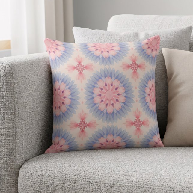 Mjuk pastel Rosa Blue Blommigt Kaleidoscope Mönste Kudde (Skapare uppladdad)