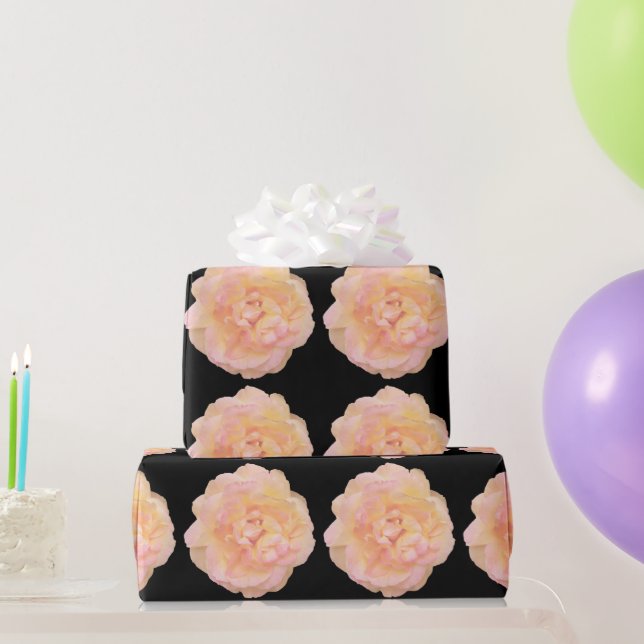 Mjuk persikofärgad Rosa Gul ros design över svart  Presentpapper (Festgåvor)