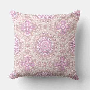 Mjuk Rosa Mandala med Hjärt- och Kronblads Motiv Kudde