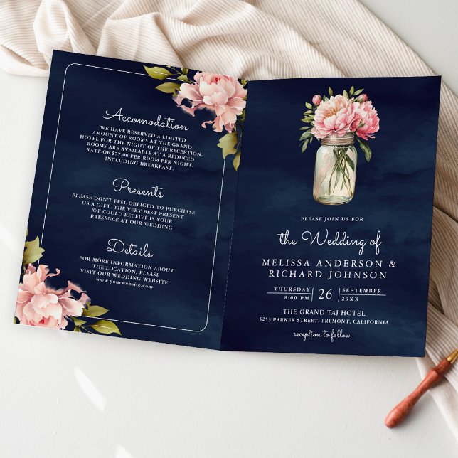 Mjuk rosa peony i murarburk QR-kod Navy Bröllop  Inbjudan (Skapare uppladdad)