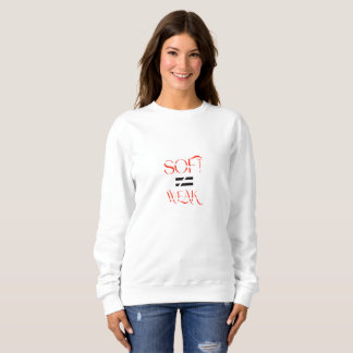 Mjuk ≠ Svag – Streetwear med konceptuell typografi T Shirt
