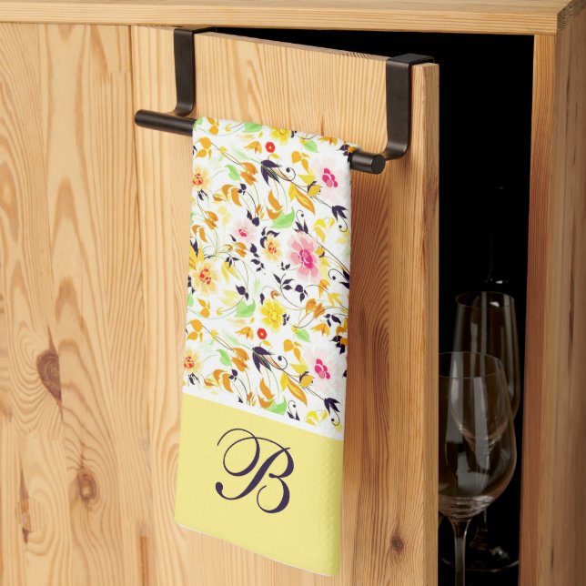 Mjuk vår blomstermonogram kökshandduk (Thirds Fold)