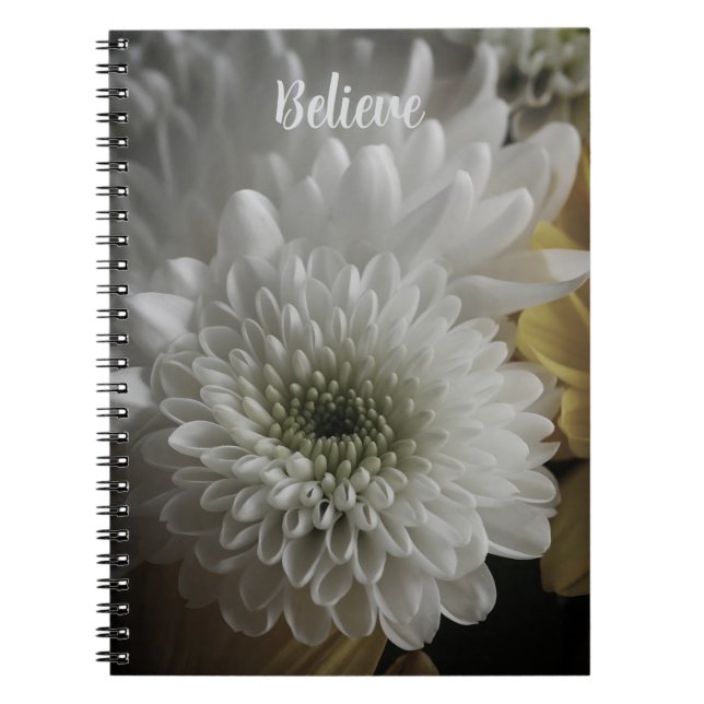 Mjuk vit blomsterfotograf spiral anteckningsbok (Framsidan)
