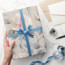 Mjuk vit ros Beige Blommönster  Presentpapper