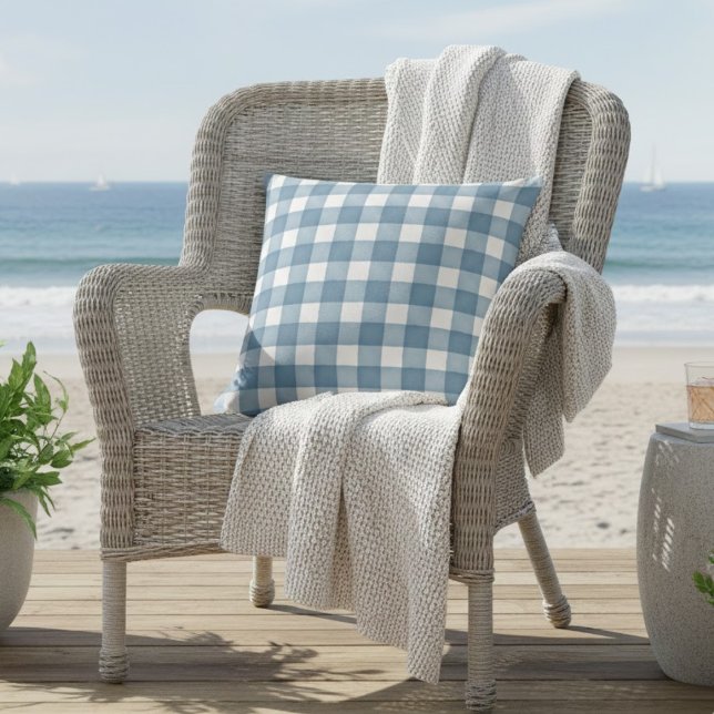 Mjuka blå vattenfärgsbondgårdar kudde (Skapare uppladdad)