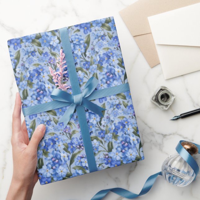 Mjuka blåa förgätmigejblommor presentpapper (Gifting)