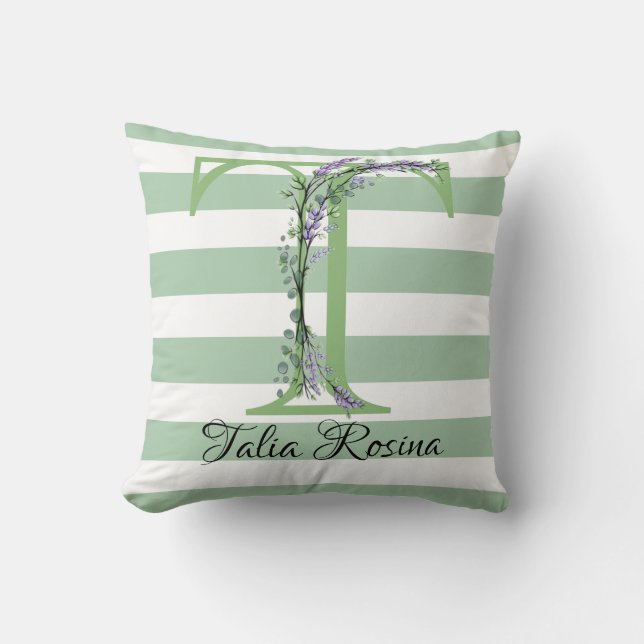 Mjuka gröna remsor monogram lavendel grönska kudde (Framsida)