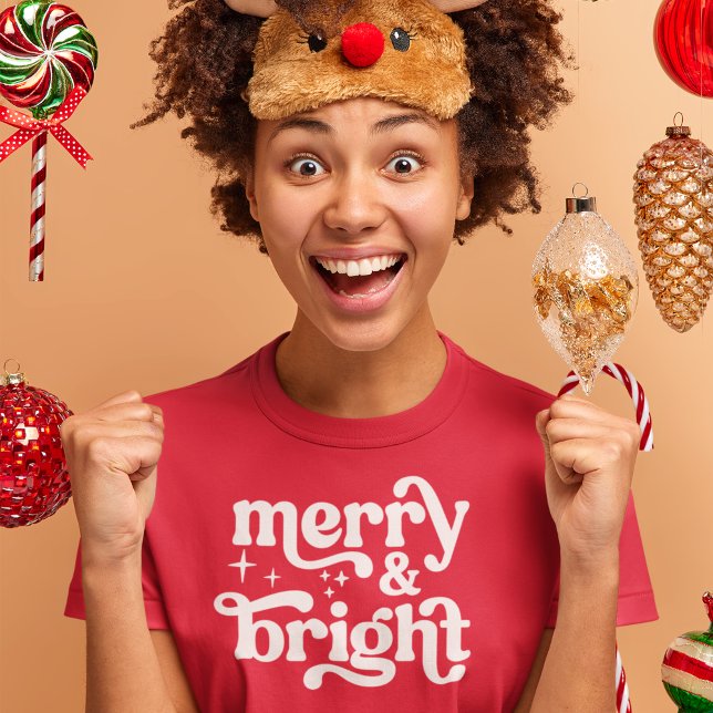 Mjuka och lätta moderna röda julkvinnor t shirt (Merry & Bright Red Christmas Shirt)