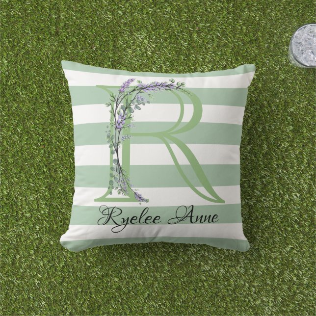 Mjuka remsor av grönt monogram lavender greenery kudde (Gräs)