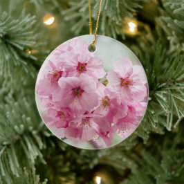 Mjuka rosa Sakura-blommor vår Julgransprydnad Keramik