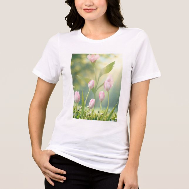 Mjuka Rosa Tulpaner i Blomning T Shirt (Framsida)