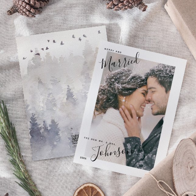 Mjukt och giftigt skript Namn-fotopatkort Julkort (Married & Merry: Celebrating Love This Christmas 🎄❤️ Easily personalize with photo & deets)