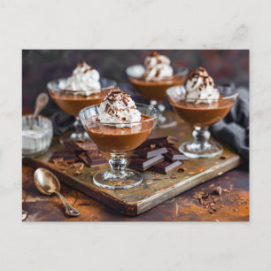 Mjukt och grå chokladpudding serverat glas helg vykort