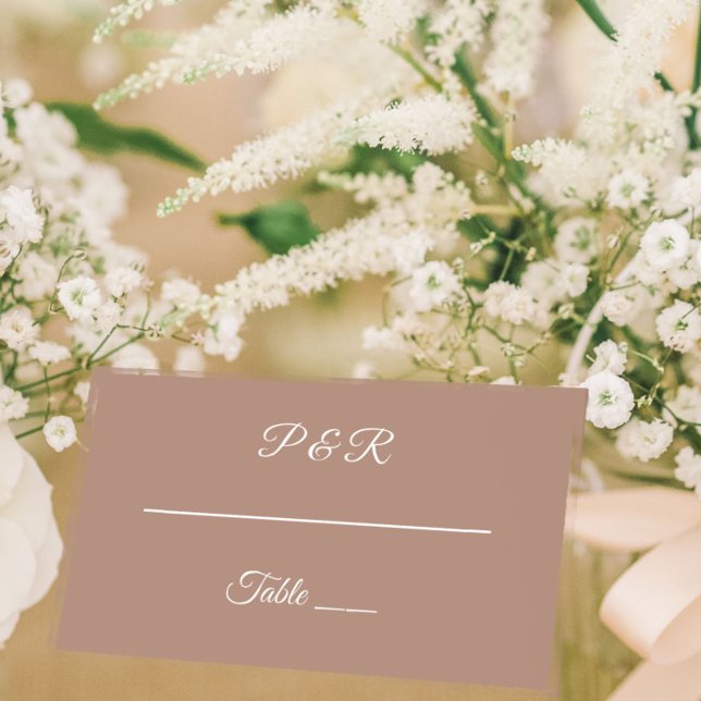 Mocha enkelt formaterat skript Bröllop Placeringskort (In Situ Wedding)