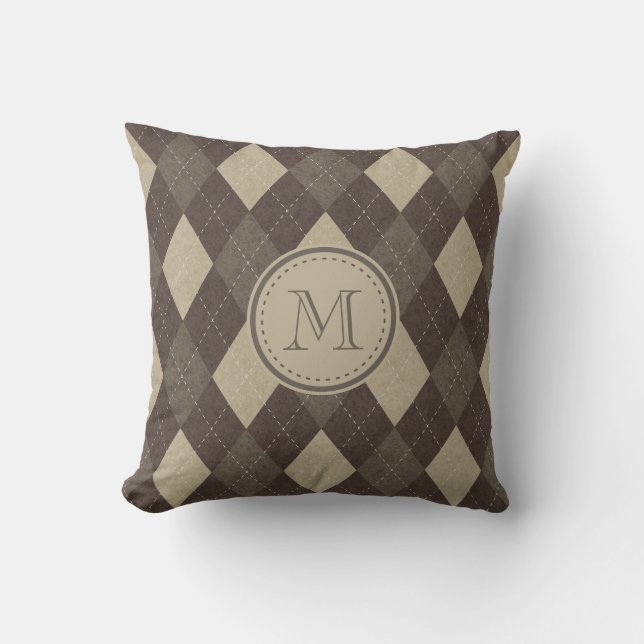 MockaChocca brunt Argyle mönster med monogramen Kudde (Framsida)