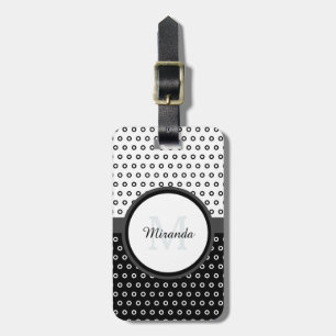Mod svartvit Polka dots monogram med Namn Bagagebricka