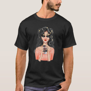 Mode Blonde Girl with Kopp of coffee with Black T Shirt