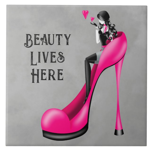 Mode-diva i stiletto-rosa kakelplatta (Framsidan)
