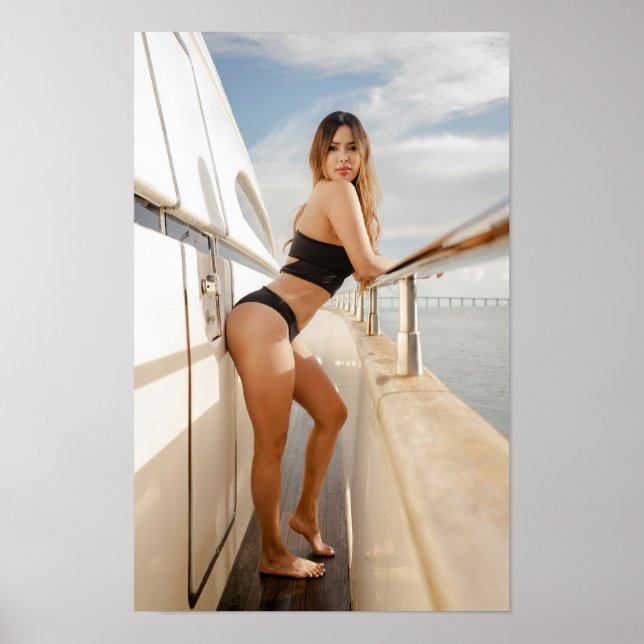 Model Wearing A Black Bikini Poster (Framsidan)