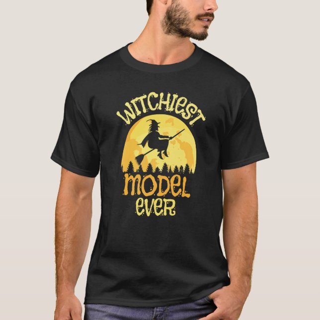Model Witch Halloween Humor T Shirt (Framsida)