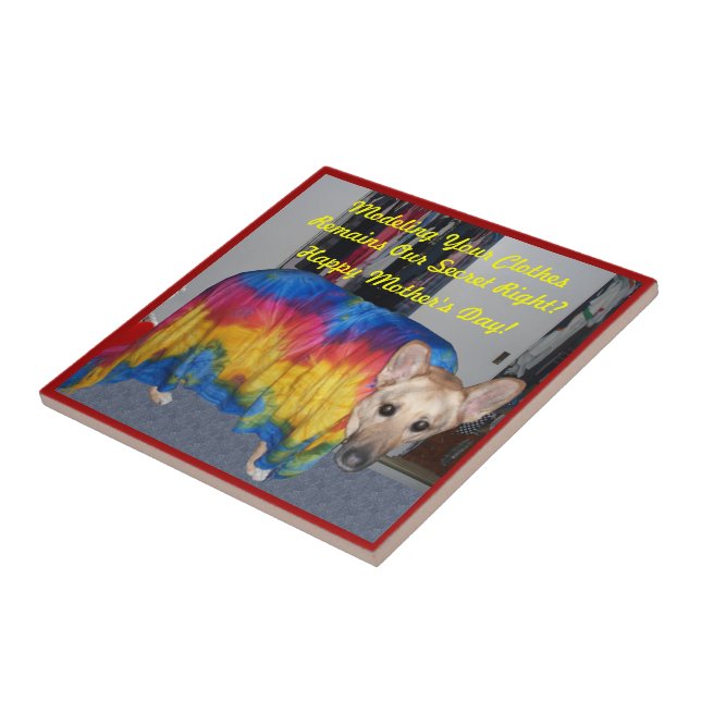 Modellkläder av mors dag kakelplatta (Sidan)