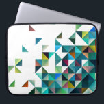 Moder Colorful Geometric Shapes Triangles Mönster Laptop Fodral<br><div class="desc">Coola moderna geometriska former och trianglar mönster. Blåa övertoner med rött innehåll och gult</div>