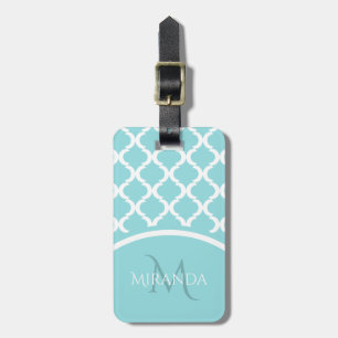 Moderiktig stor Aqua Quatrefoil Monongram och namn Bagagebricka