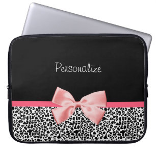 Moderiktigt svartvitt band för Leopardtryckrosor Laptop Sleeve
