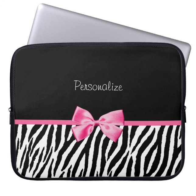 Moderiktigt svartvitt zebra tryckrosaband laptop sleeve (Framsidan)