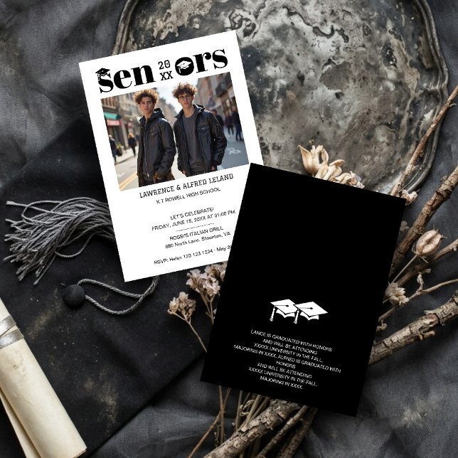 Moderm Twins Sibling Seniors Grads Kepsar TMF26 Inbjudningar (Modern Bold Twins Sibling Senior Graduation Invitation Card.)