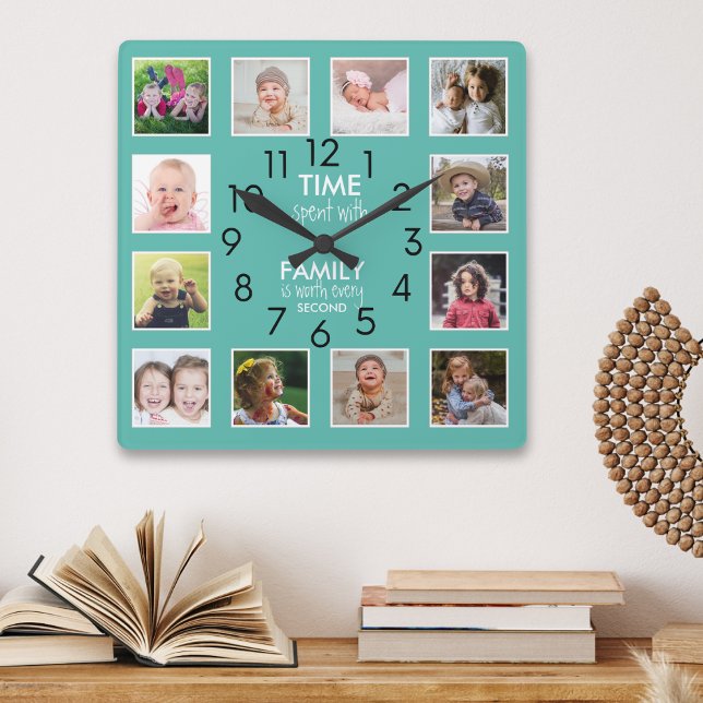 Modern 12-fotokollage-familjens tidsskalning fyrkantig klocka (Modern 12 Photo Collage Family Time Quote Teal Square Wall Clock)