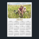 Modern 2022 Magnetic Photo Calendar Black White<br><div class="desc">Om du vill ha en 2024-kalender i stil kan du besöka https://www.zazzle.com/modern_2024_magnetic_photo_calendar_black_white-256592799607910389 Den här moderna minimalistiska magnetkalendern stil 2022 är lätt att anpassa med ett personligt foto för att skapa en unik keepy för nära och kära. Den svarta och vita designen med en färgstark bild ser vacker och tydlig ut...</div>