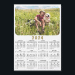 Modern 2024 Magnetic Photo Calendar Black White<br><div class="desc">Den här moderna minimalistiska magnetkalendern stil 2024 är lätt att anpassa med ett personligt foto för att skapa en unik keepy för dina kära. Den svarta och vita designen med en färgstark bild ser vacker och tydlig ut och det är en praktisk presentidé. Klicka på "Anpassa den här mallen" och...</div>