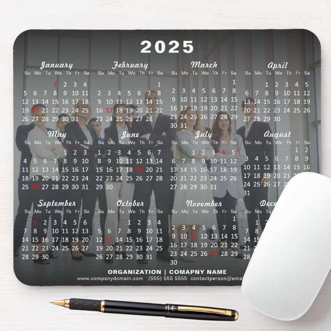 Modern 2025-kalender - affärsfotominimalistisk musmatta (Skapare uppladdad)