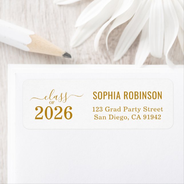 Modern 2026 Gold Script Typography Graduation Returadress Etikett (Insitu)