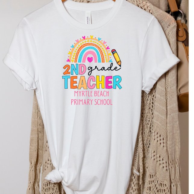 Modern 2:a Klass Rainbow Teacher School Namn T Shirt (Skapare uppladdad)