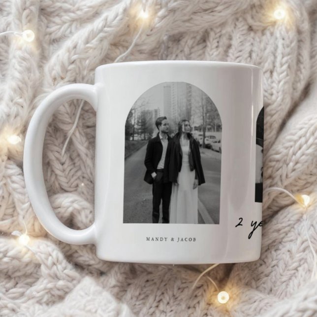 Modern 2-årsjubileum för par Foto Båge Kaffemugg (Skapare uppladdad)