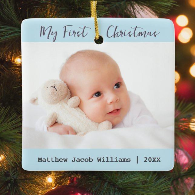 Modern 2 Foton Baby Första jultomten Julgransprydnad Keramik (A personalized Christmas tree ornament for baby's first Christmas, with custom photos and text)