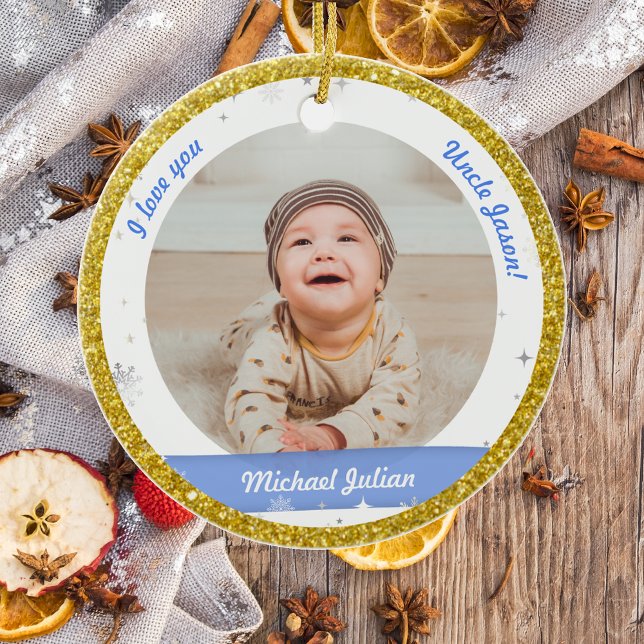 Modern 2 foton Pojke Första julmorsan Julgransprydnad Keramik (Modern Elegant Cute First Christmas Baby I love you Uncle Personalized Name Snowflakes Golden Frame)