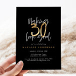 Modern 30års födelsedag-typografi, svart och guld<br><div class="desc">Modern 30års födelsedag-typografi svart och guld-födelsedagsinbjudan. Modern text,  monokrom design. En del av en samling.</div>