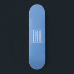Modern 3-Initialer-monogram | Mjuk blå Mini Skateboard Bräda 18,5 Cm<br><div class="desc">Vit text och vit ram på himlar blå (eller välj ditt eget färg).</div>