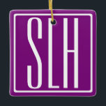 Modern 3-Initialer-monogram | Vit och Lila Julgransprydnad Keramik<br><div class="desc">Vit text & vit ram på lila (utbytbar bakgrund färg).</div>