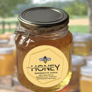 Modern 3D Hexagon och Stylized Honeybee Raw HONEY Runt Klistermärke