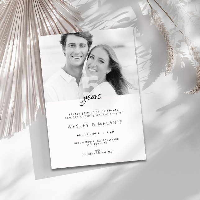 Modern 5-års bröllopsdag med foto inbjudningar (modern 5th wedding anniversary invitation with photo)