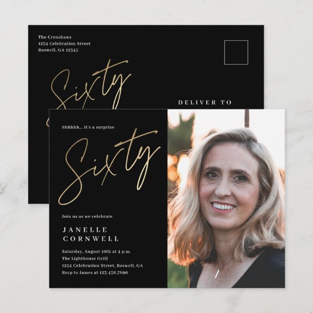 Modern 60:e födelsedag fotosvart & Guld-skript Inbjudan Vykort (Fram/baksida)