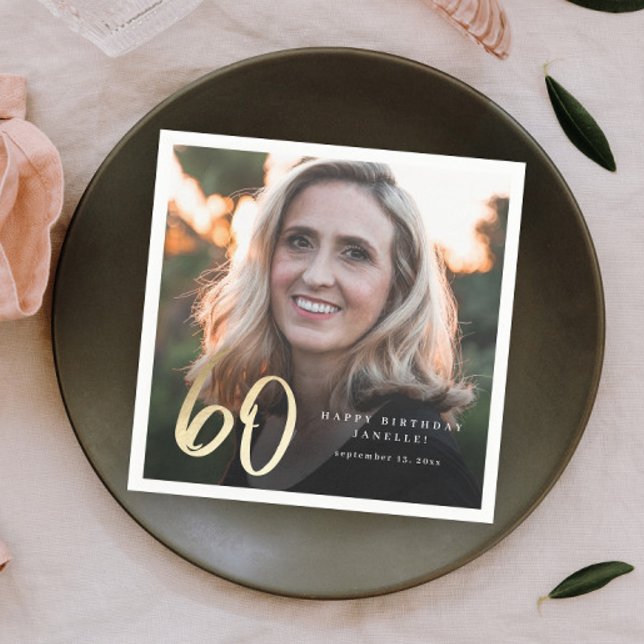 Modern 60:e födelsedag fotosvart & Guld-skript Pappersservett (Skapare uppladdad)