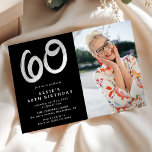 Modern 60:e Födelsedagsfestens foto Inbjudningar<br><div class="desc">Trendigets 60:e födelsedag Fotoinbjudan. Design innehåller ett fotografi som du väljer på en svart bakgrund,  med en enkel mall för vit text som är enkel att anpassa. Siffran 60 är en roligt som är en penseldragstypografi som är ge i inbjudan i en modern känsla.</div>