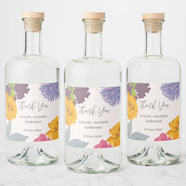 Modern Abstrakt Blommigt Bröllop par Namn Spritflaskor Etikett (Flaskor)