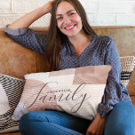 Modern Abstrakt Geometric Marble Anpassningsbar Fa Lumbarkudde<br><div class="desc">Modern Abstrakt Geometric Marble Anpassningsbar Family Dekorativ kudde Cushions har en geometrisk abstrakt med personlig-familjen namn. Gör en fantastisk gåva till jul,  födelsedag,  årsdag och mycket annat. Anpassa genom att redigera texten i textrutan. Designad av ©Evco Studio www.zazzle.com/store/evcostudio</div>