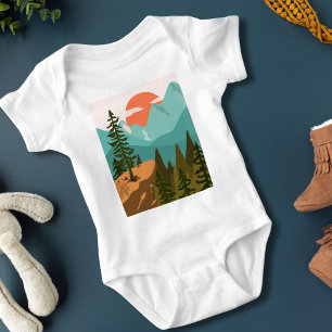 Modern abstrakt skog, berg och soluppgång t shirt